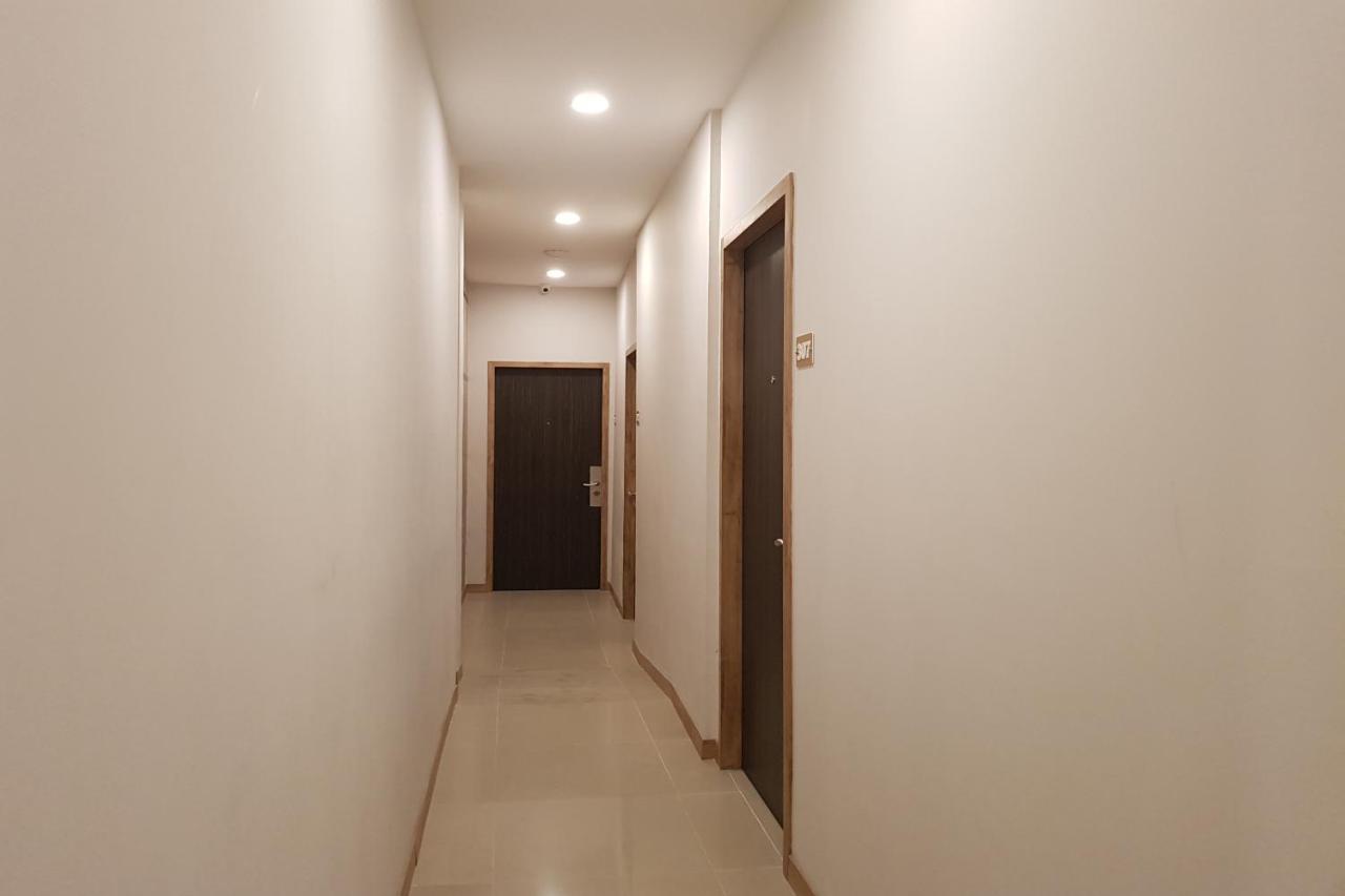 Oyo 90015 Platinum Guest House Medan Luaran gambar