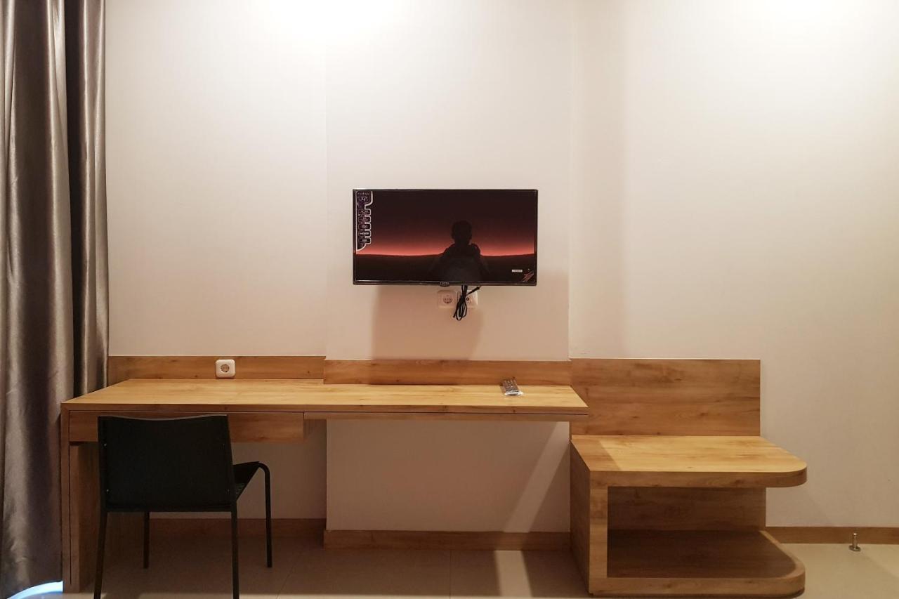 Oyo 90015 Platinum Guest House Medan Luaran gambar