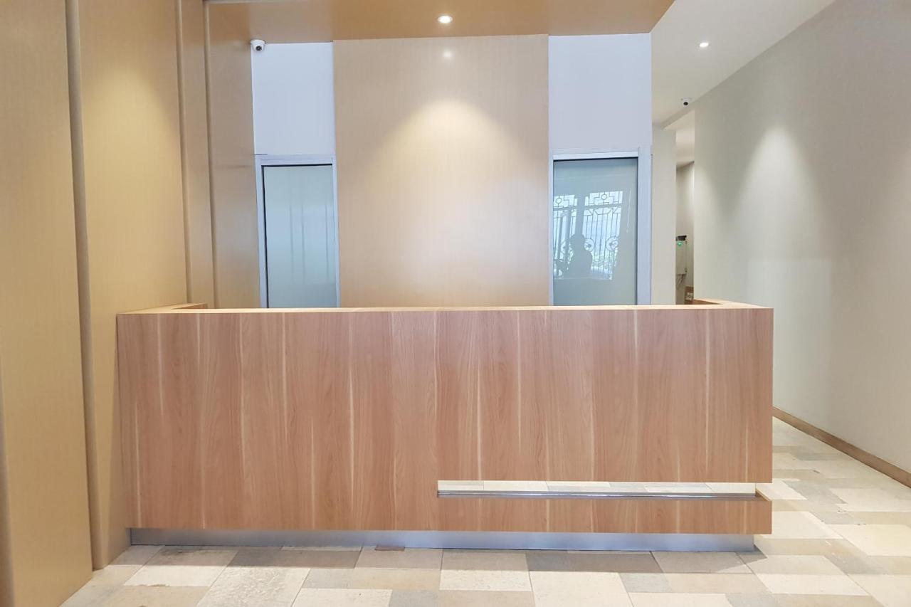 Oyo 90015 Platinum Guest House Medan Luaran gambar